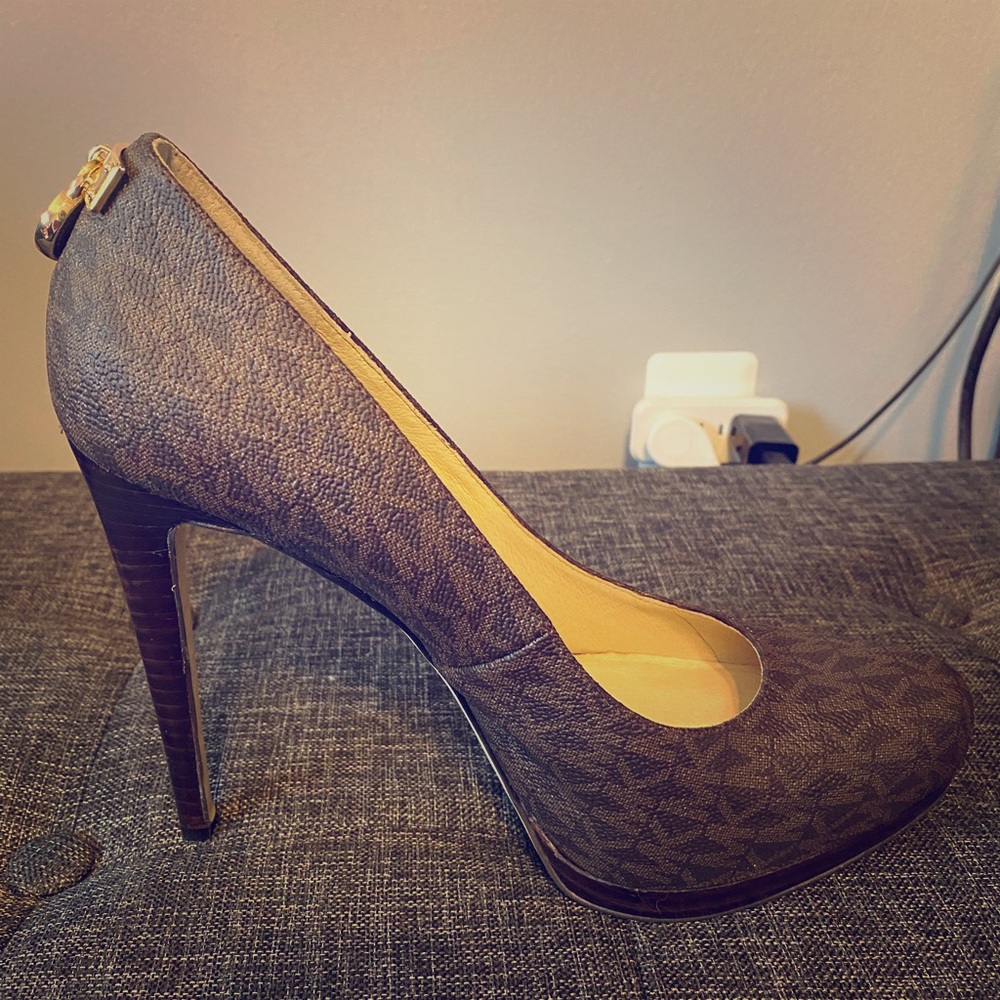Michael Kors leather pump High Heels with Logo (9)